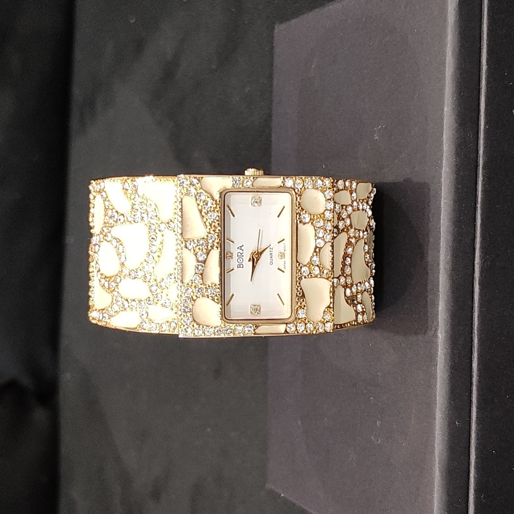 Bora ceramic watch